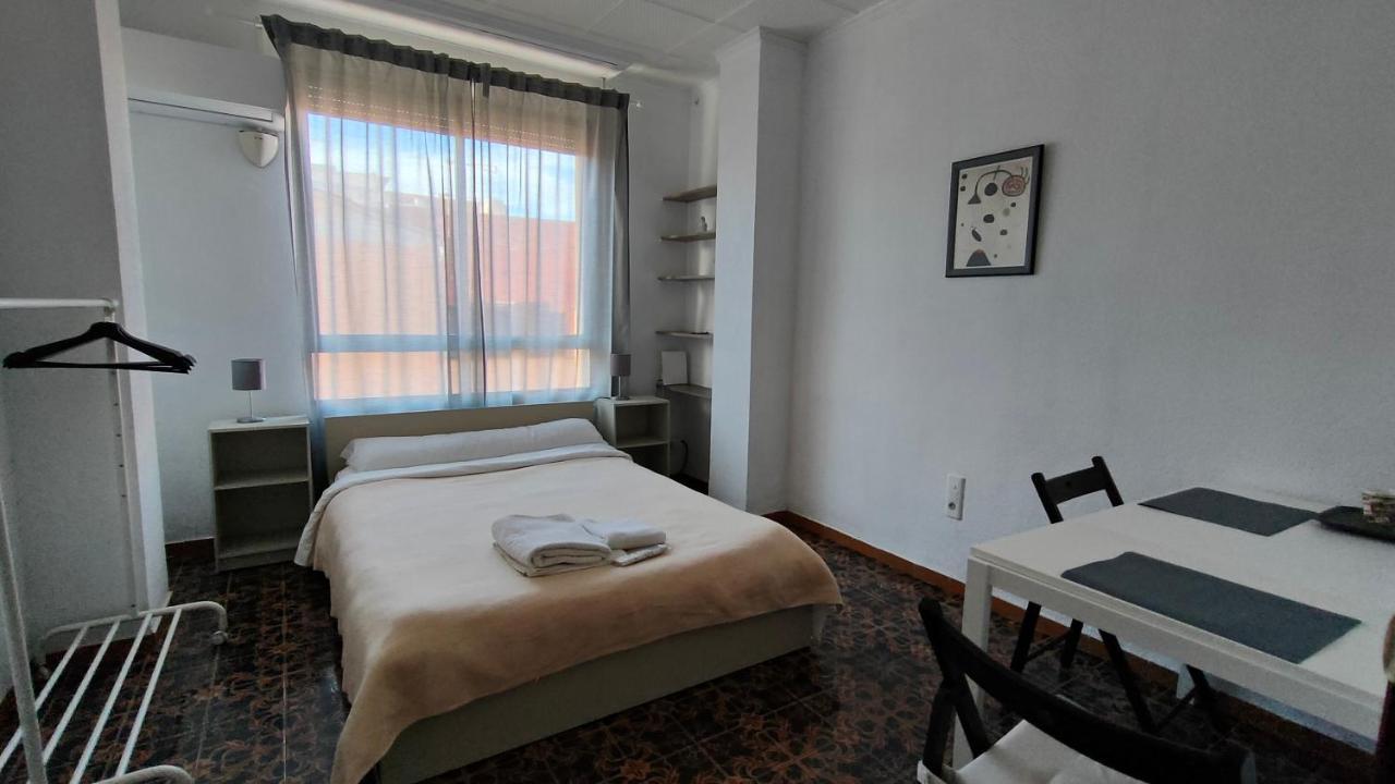 Pension Benavente Ap-7 3Min Coche Playa 5 Min Self Check-In 24H 몬코파르 외부 사진