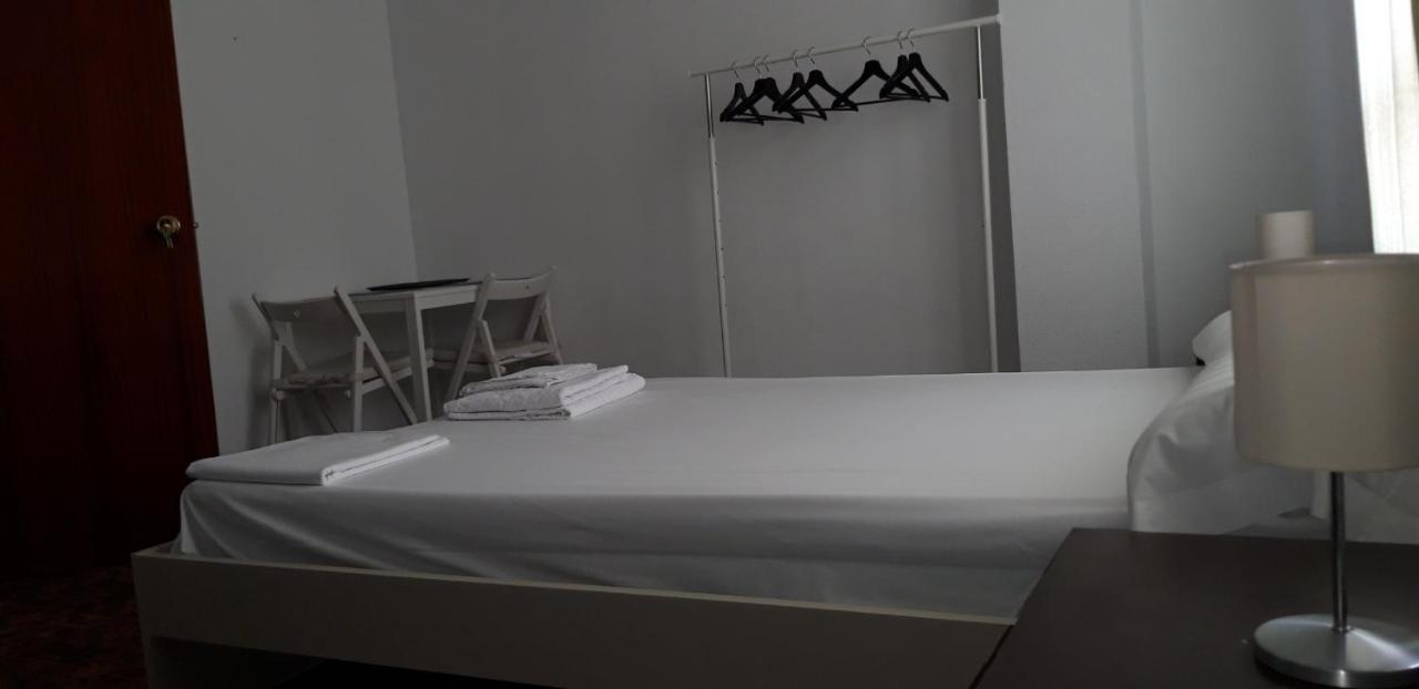 Pension Benavente Ap-7 3Min Coche Playa 5 Min Self Check-In 24H 몬코파르 외부 사진