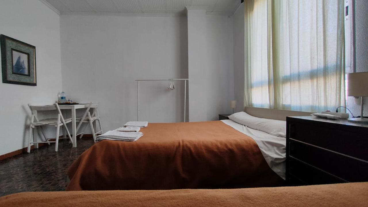Pension Benavente Ap-7 3Min Coche Playa 5 Min Self Check-In 24H 몬코파르 객실 사진